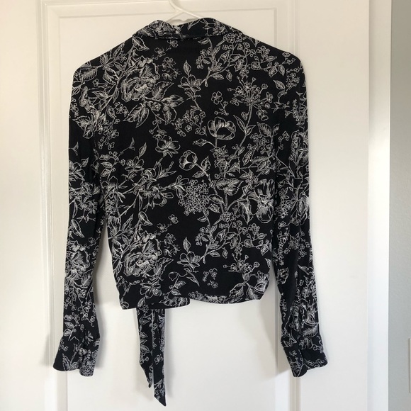 Abercrombie & Fitch | Floral Collared Wrap Top - Picture 6 of 13